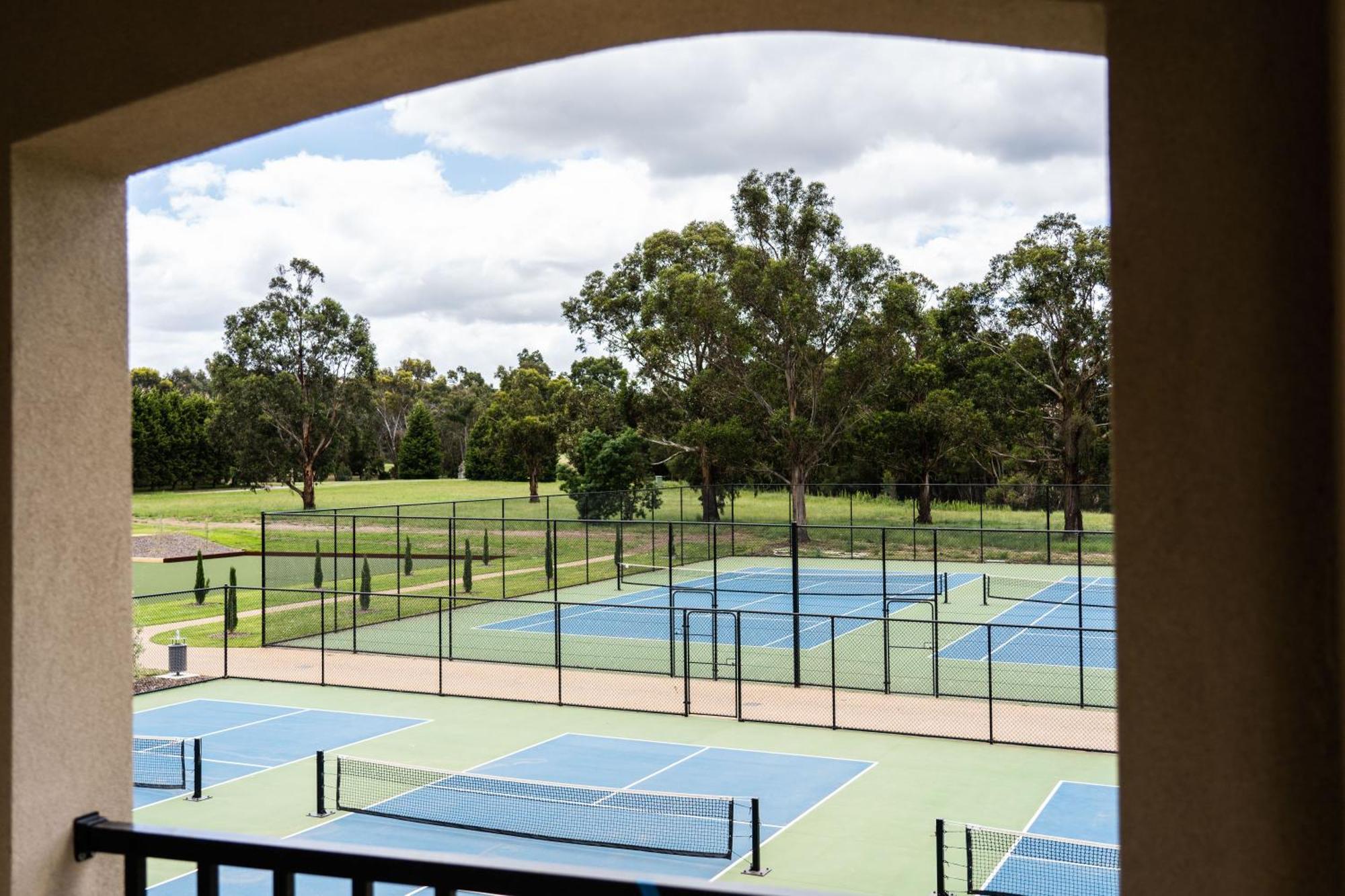 Hidden Valley Resort Wallan Экстерьер фото